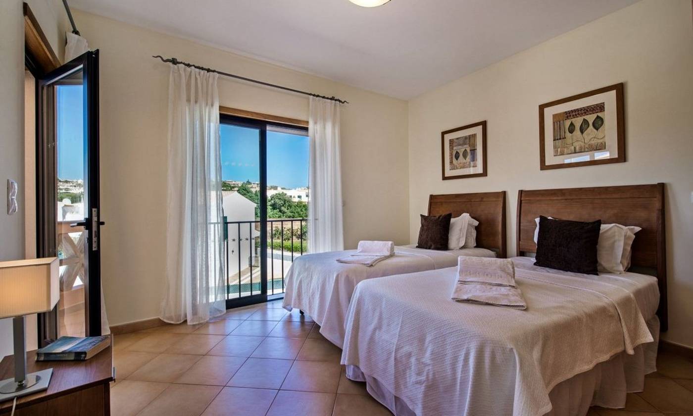 Estrela-da-Luz-Room-11