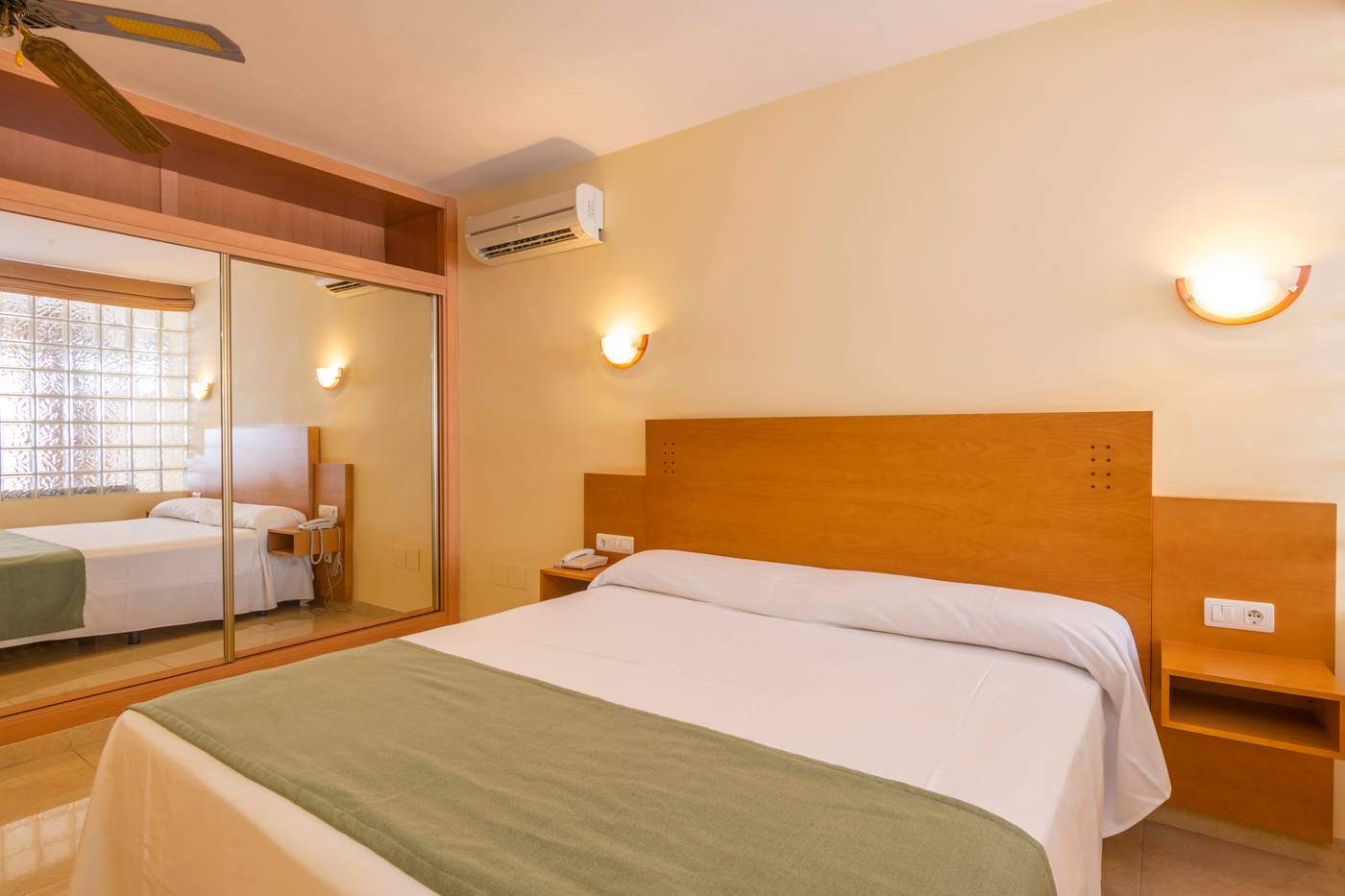 Parasol-Garden-Room-31