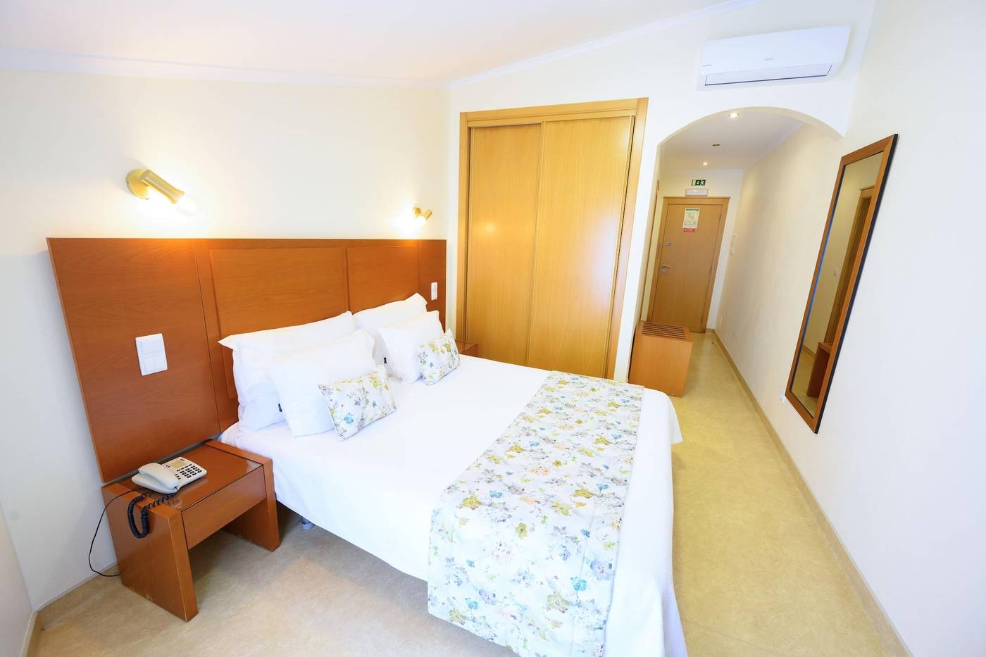 Hospedaria-Recome-ar-Room-24