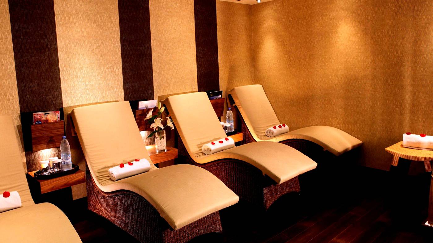 Hotel-Crowne-Plaza-Deira-Sports-and-Entertainment-87