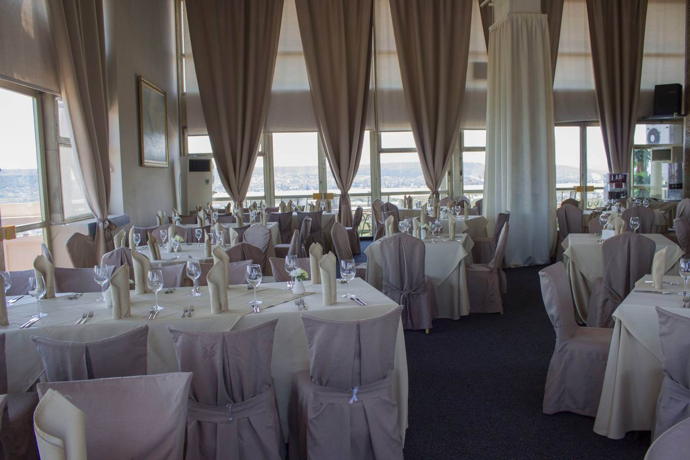 Hotel-Cherno-More-Restaurant-23