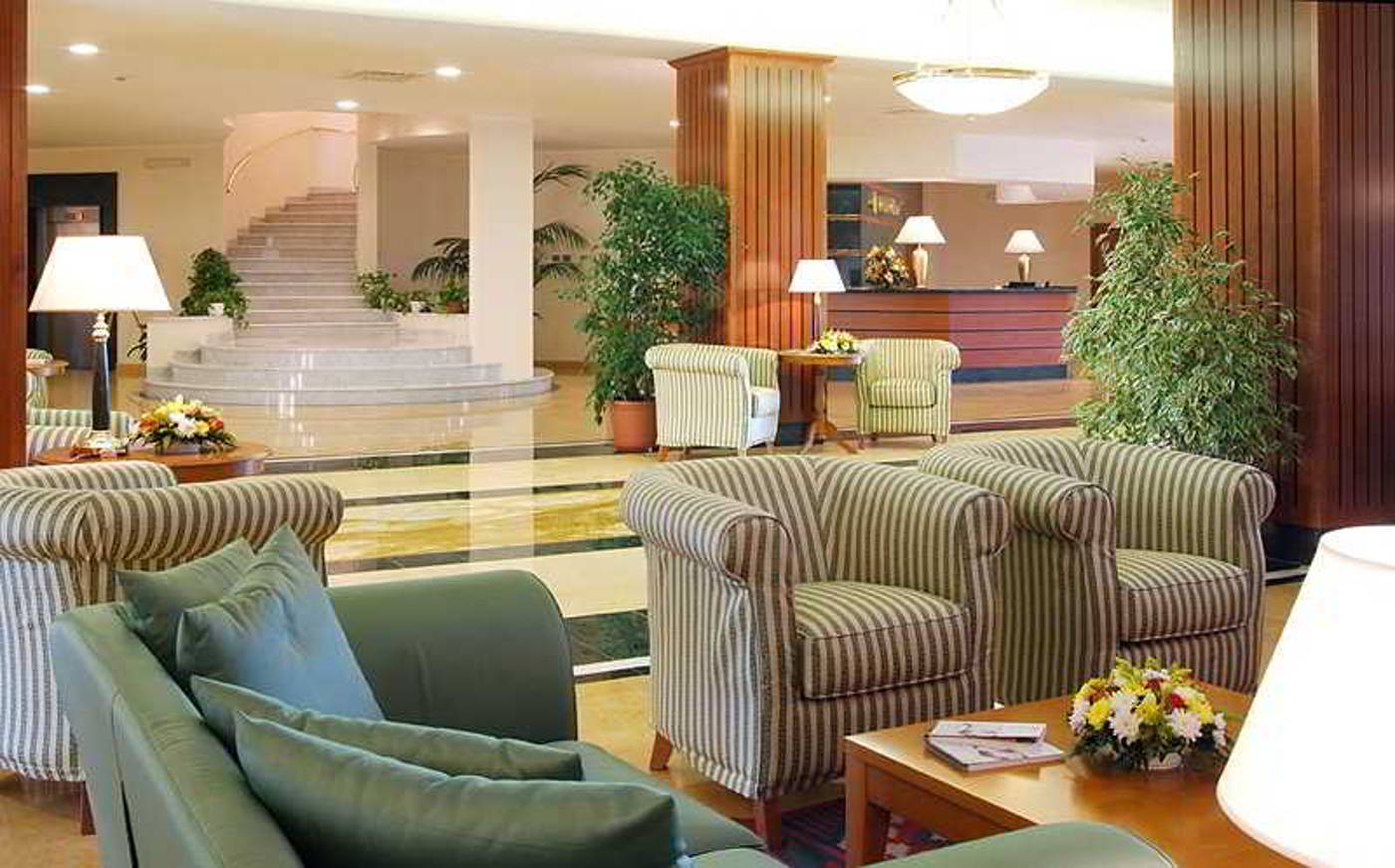 Geovillage-Olbia-Sport---Convention-Resort-Lobby-61