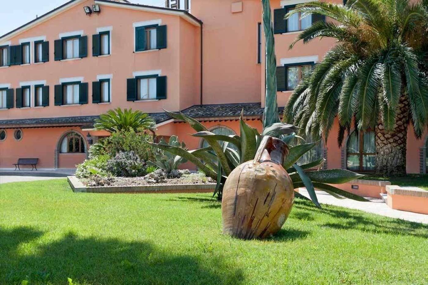 Hotel Villa Luigi-Italy-MARTINSICURO-General view-7