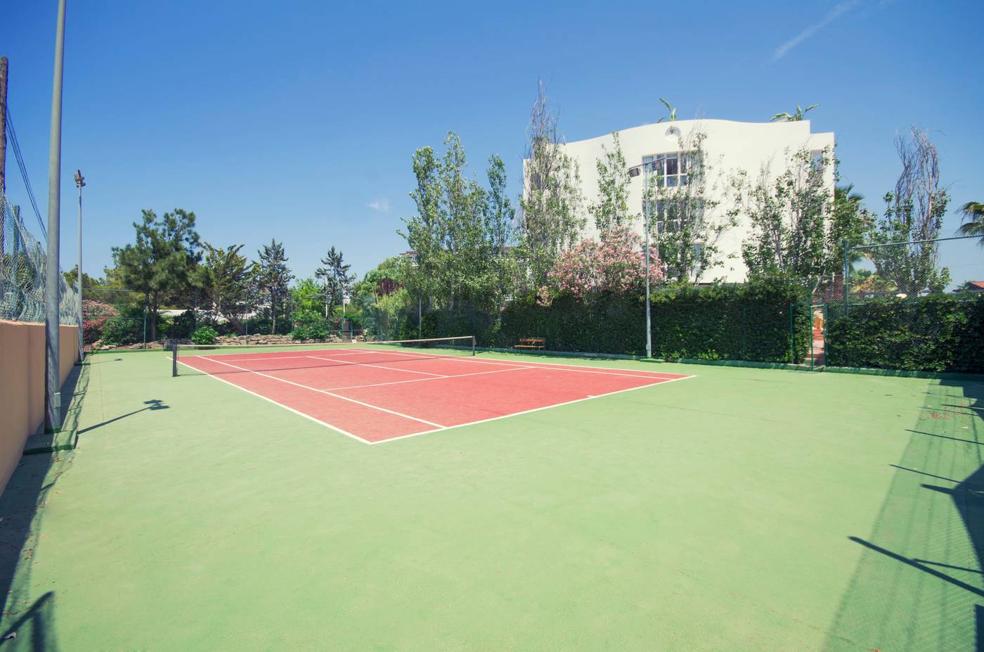 Azuline-Hotel-Bergantin-Sports-and-Entertainment-18