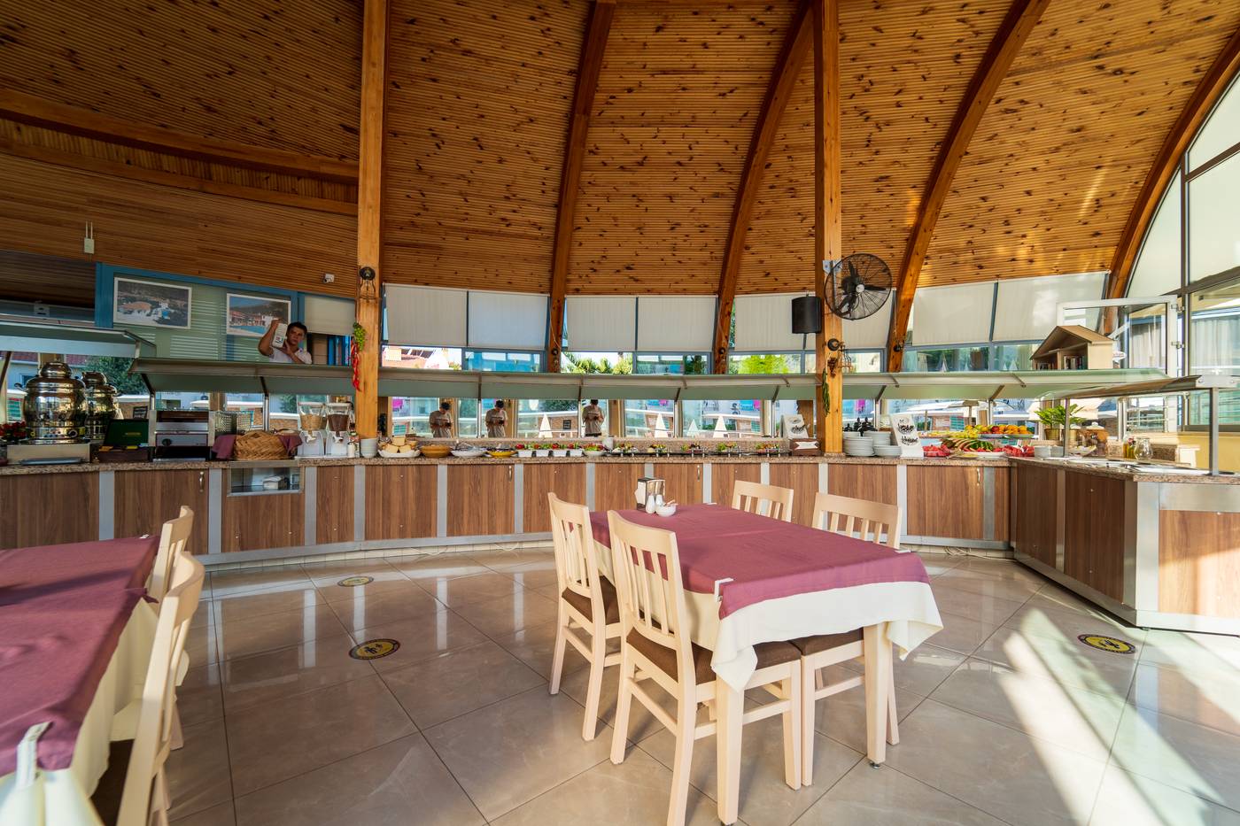 Belcehan-Deluxe-Restaurant-29