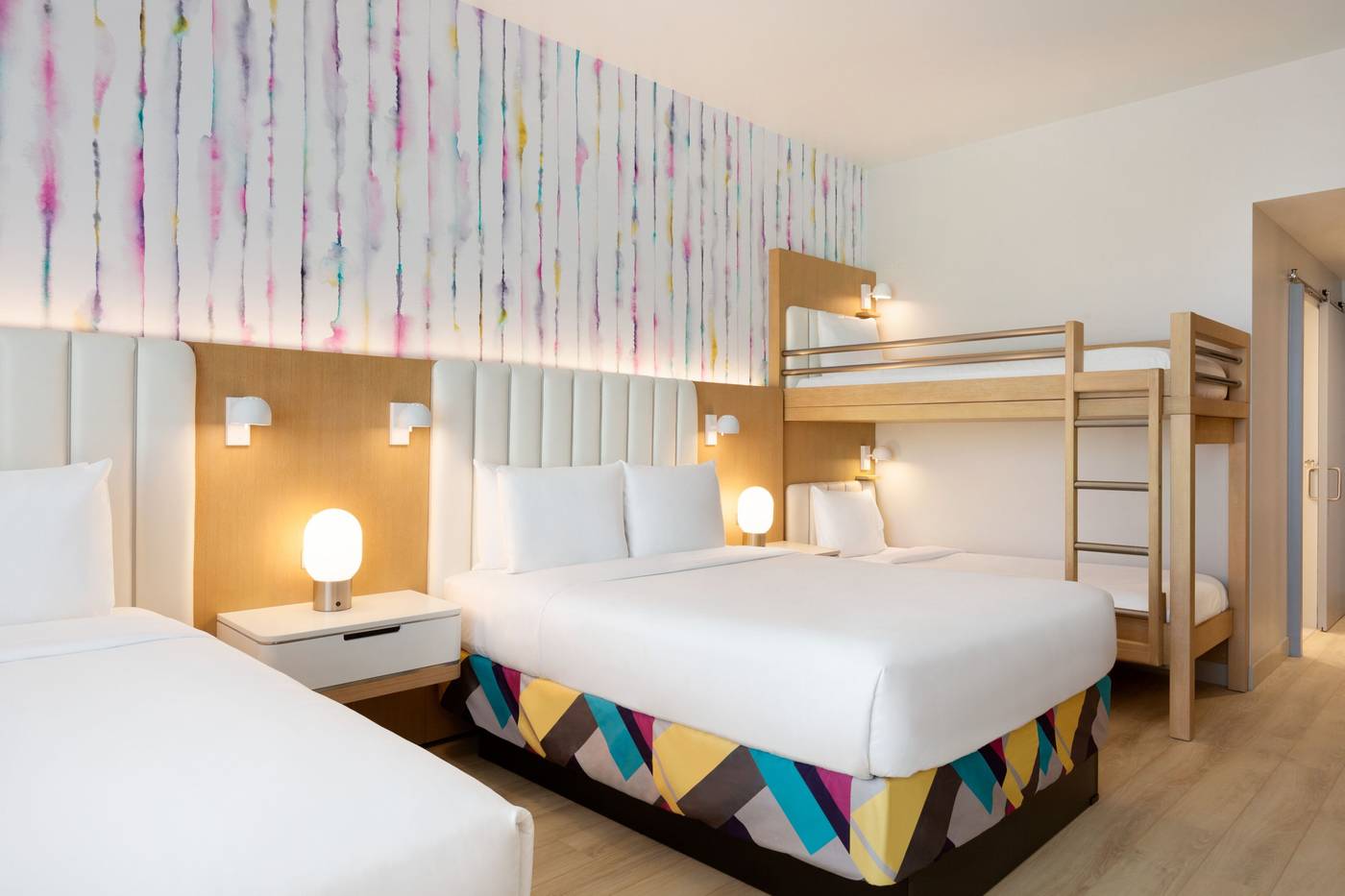 The-Viv-Hotel--Anaheim--a-Tribute-Portfolio-Hotel-Room-31