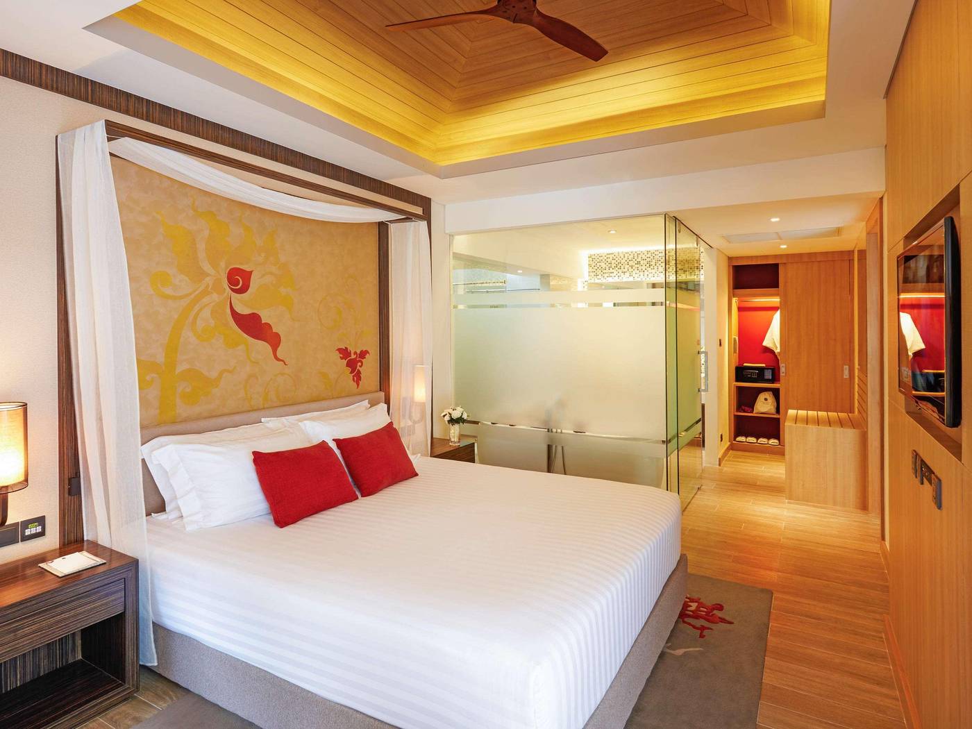 Grand-Mercure-Phuket-Patong-Room-26