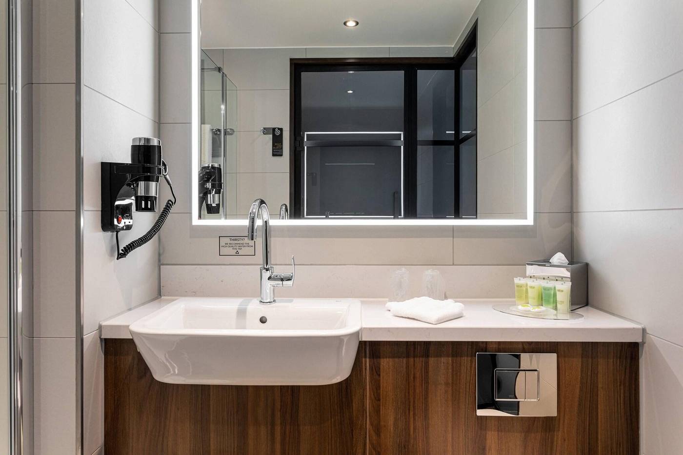 Courtyard-Amsterdam-Airport-Room-44