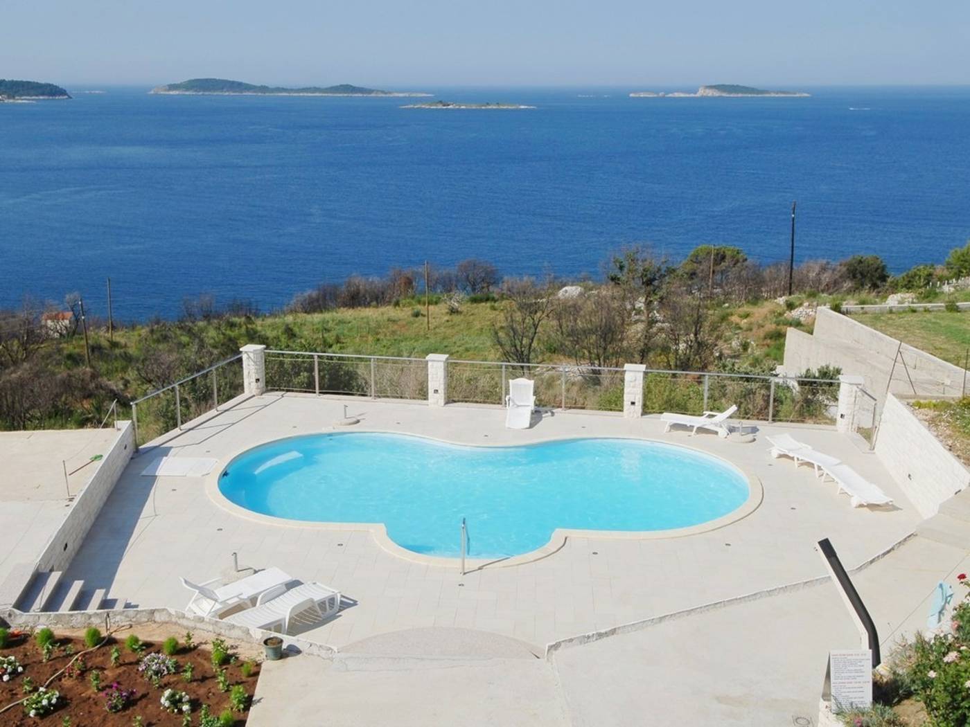 Marnic-Apartments-Pool-39