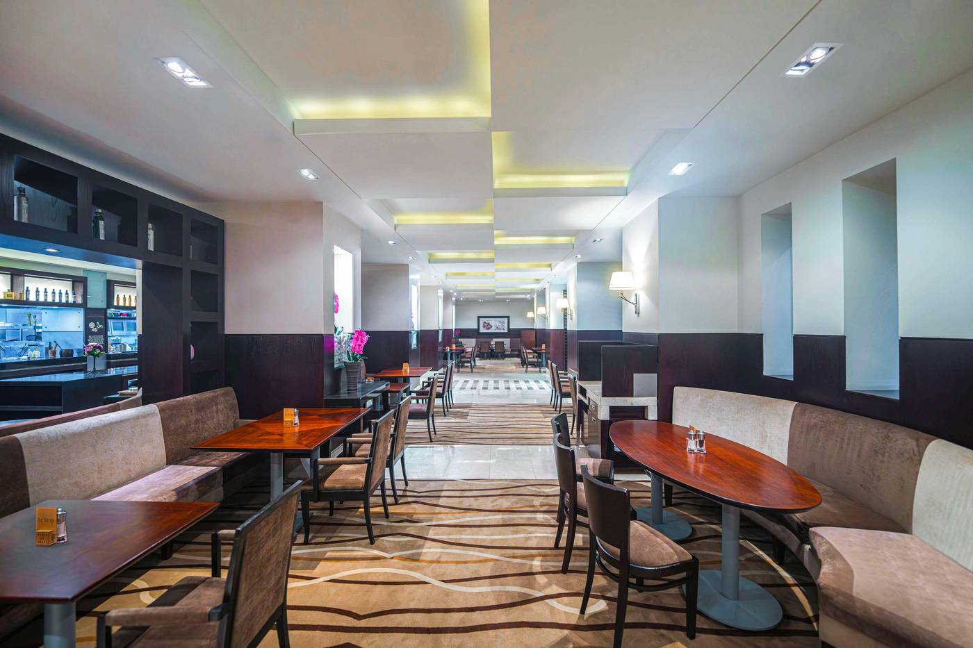 Hyatt-Regency-Dubai-Restaurant-40