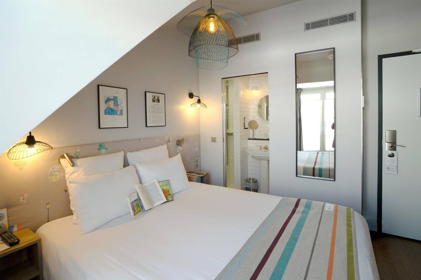 Hotel-Litteraire-Marcel-Ayme--BW-Premier-Collectio-Room-29