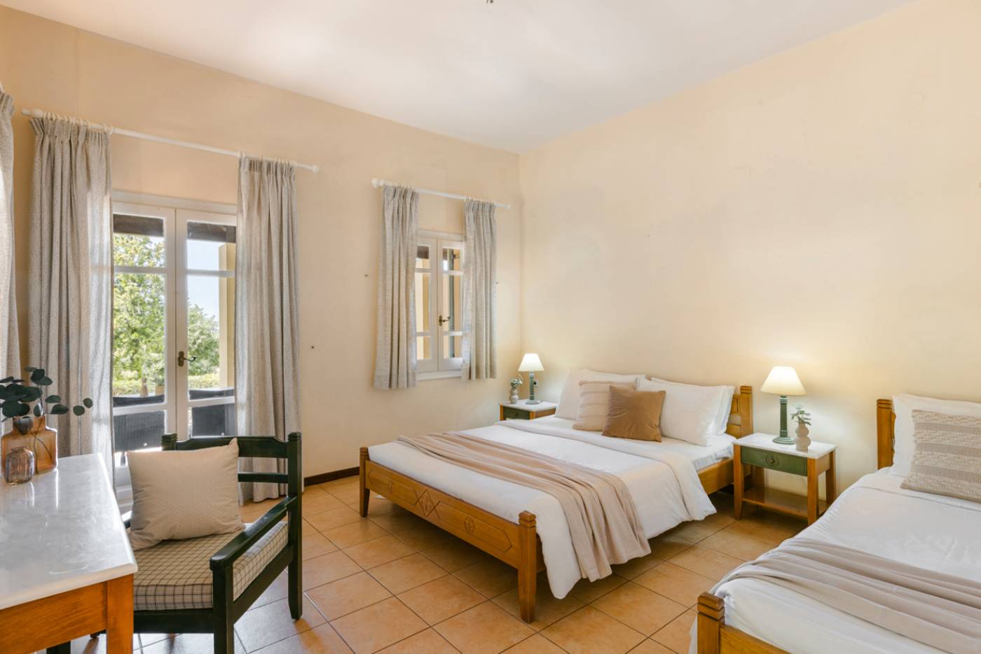 Century-Resort-Apartments-Room-47