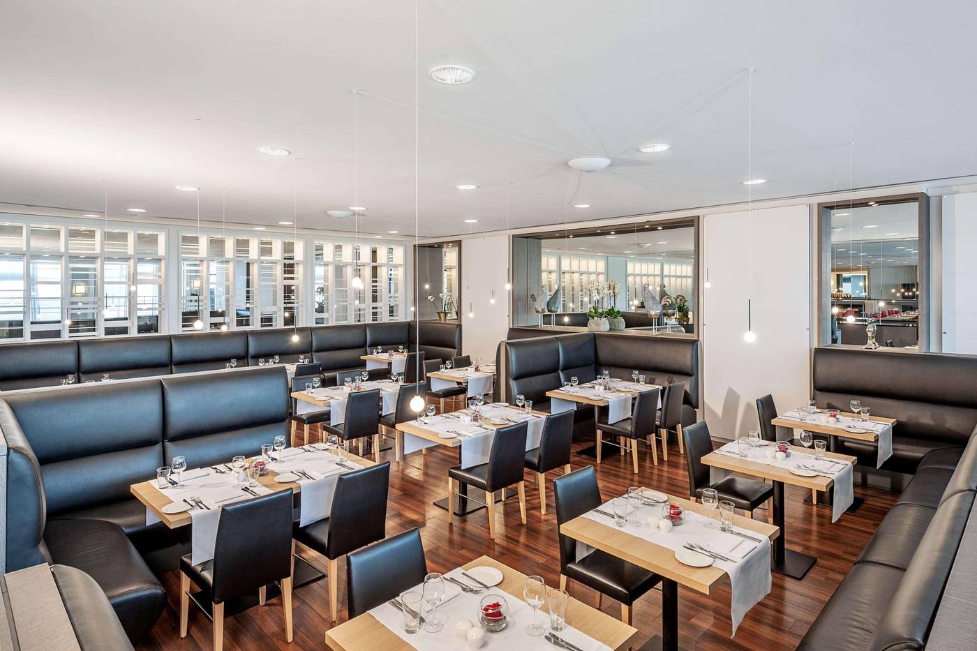 NH-Berlin-Alexanderplatz-Restaurant-42