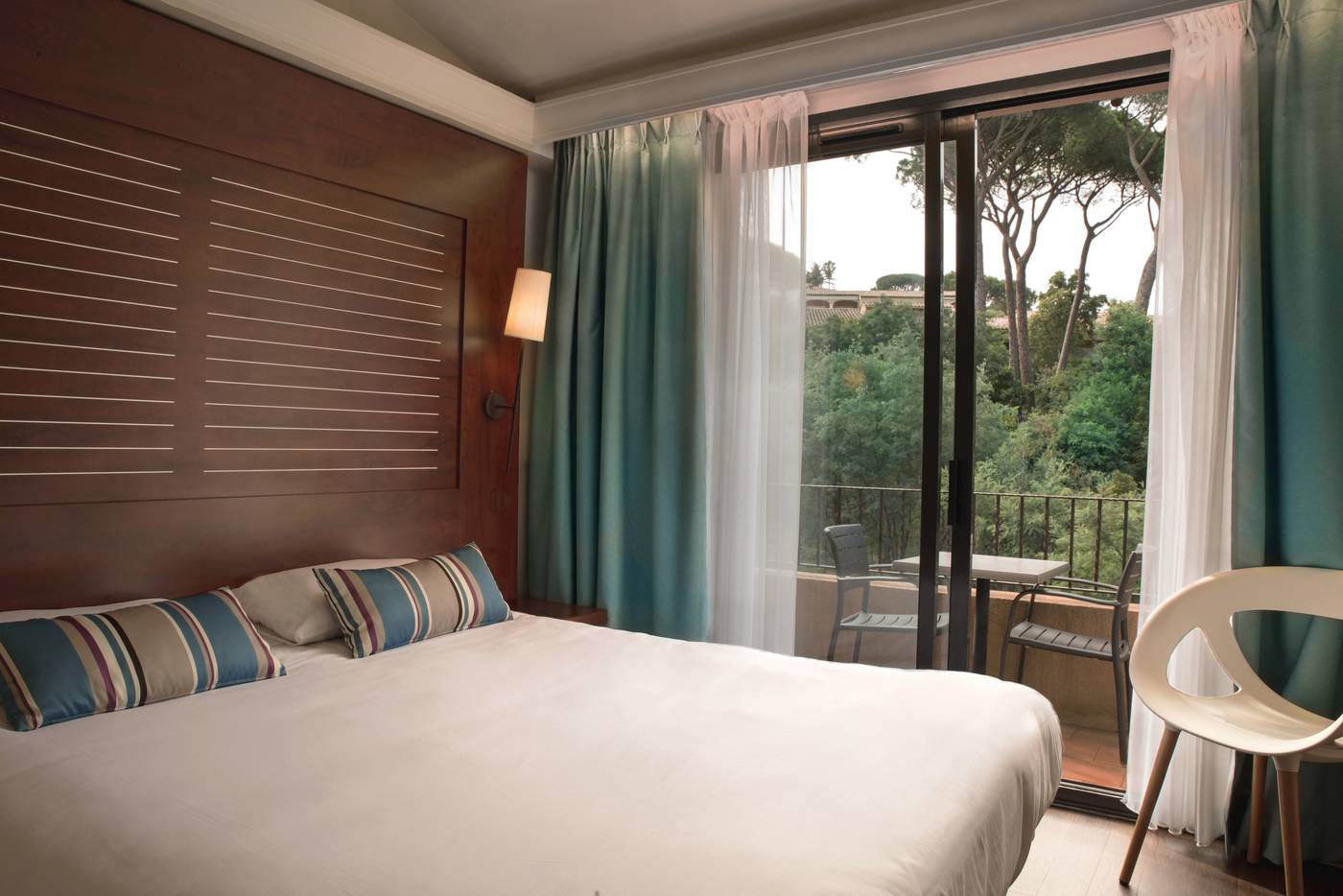 Les-Jardins-de-Sainte-Maxime-Room-18