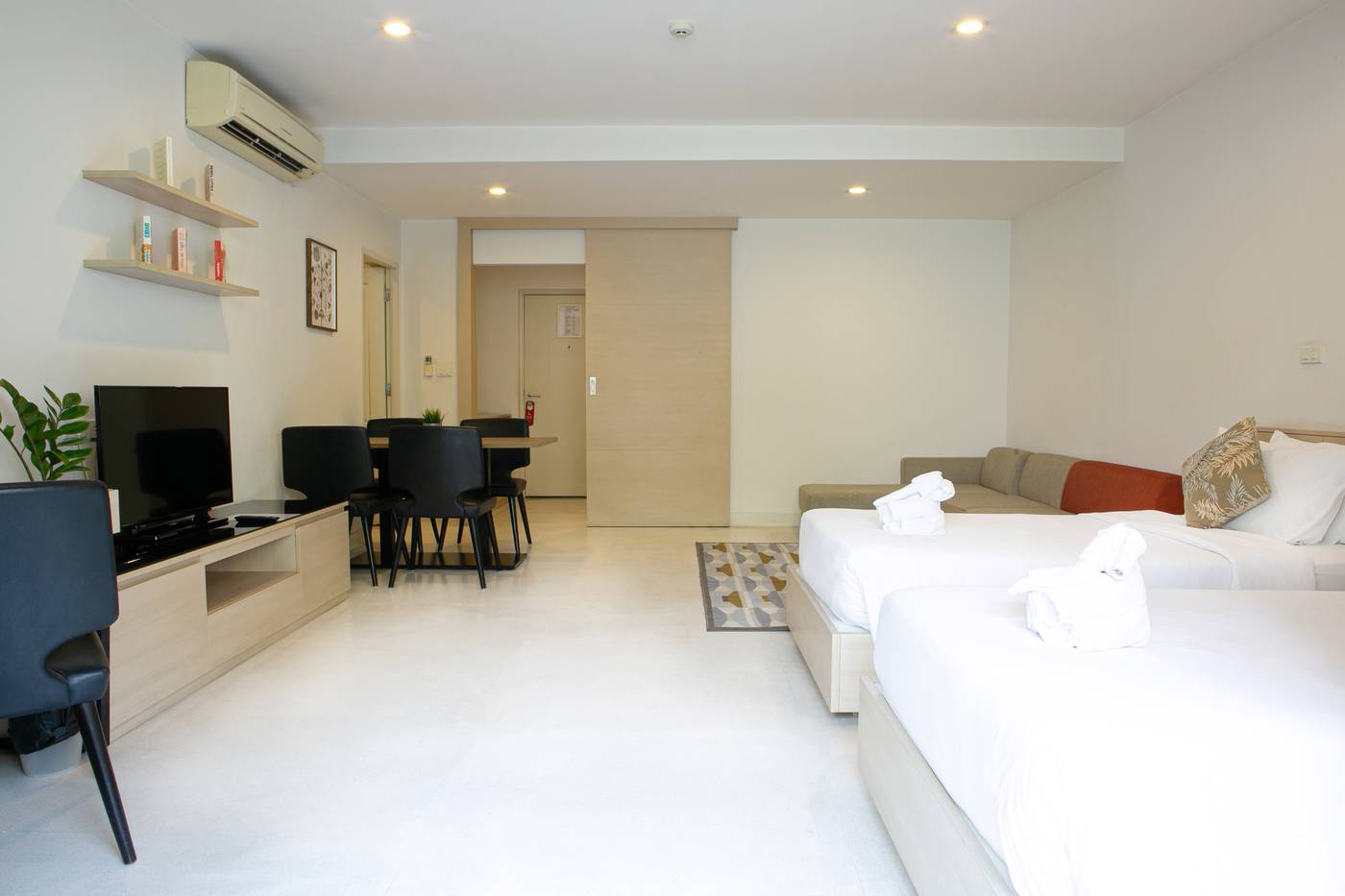 The-Silver-Palm-Wellness-Resort---Bangkok-Room-35