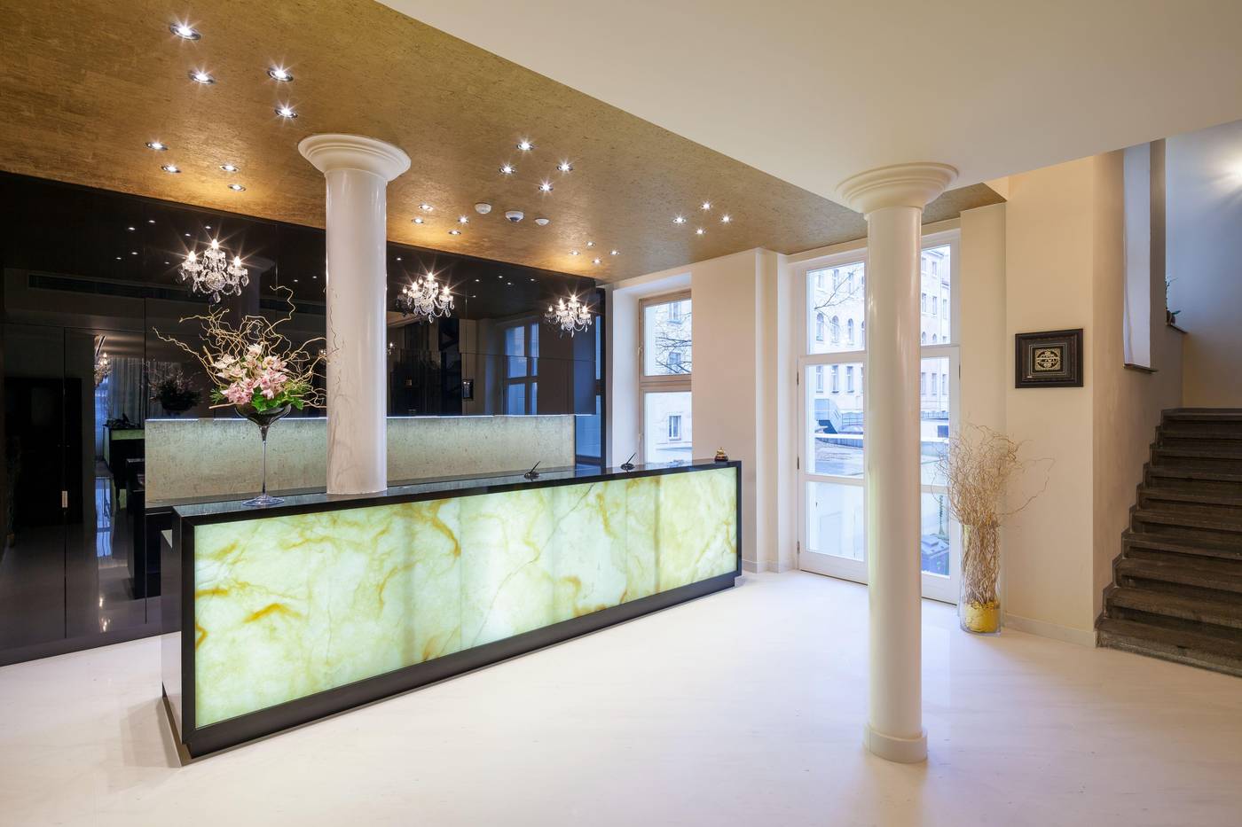 Kosher-Hotel-King-David-Lobby-2