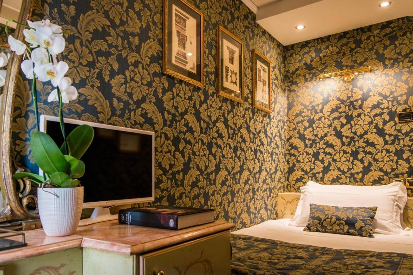 Hotel-Santo-Stefano-Room-6