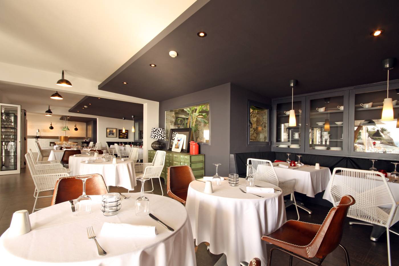 Marina-Bayview---Adults-Only-Restaurant-46