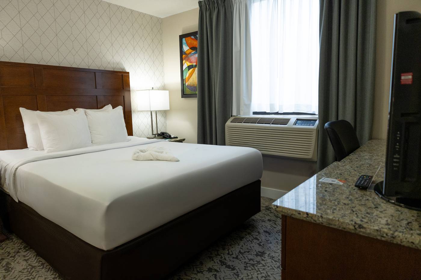 Quality-Inn---Suites-Downtown-Vancouver-Room-21