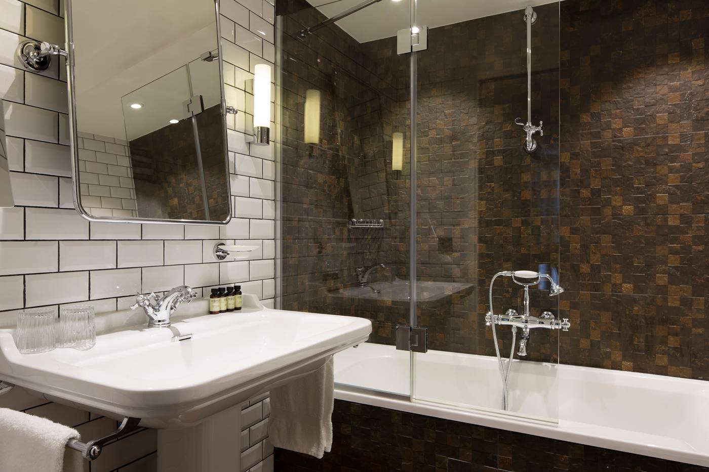 Whistler-Hotel-Room-20