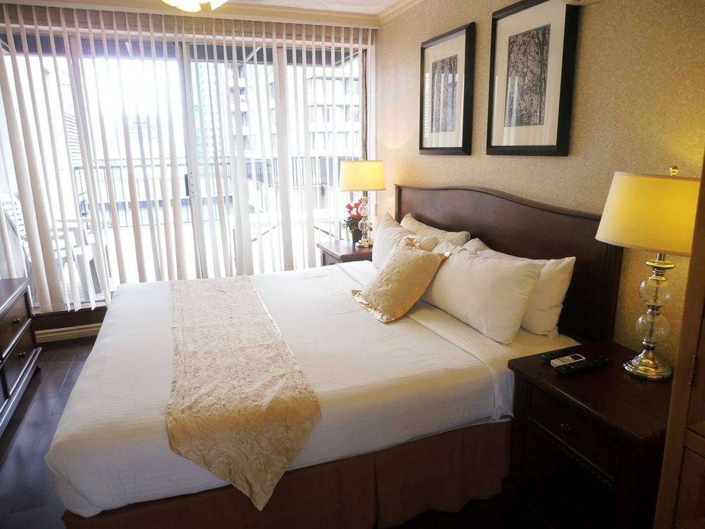 Divya-Sutra-Suites-on-Robson-Downtown-General-view-22