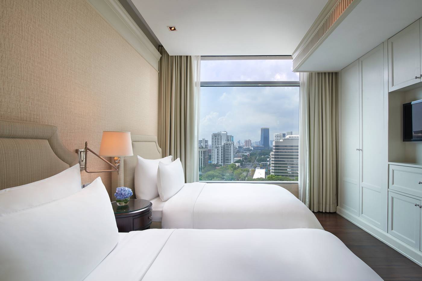 Oriental-Residence-Bangkok-Room-40