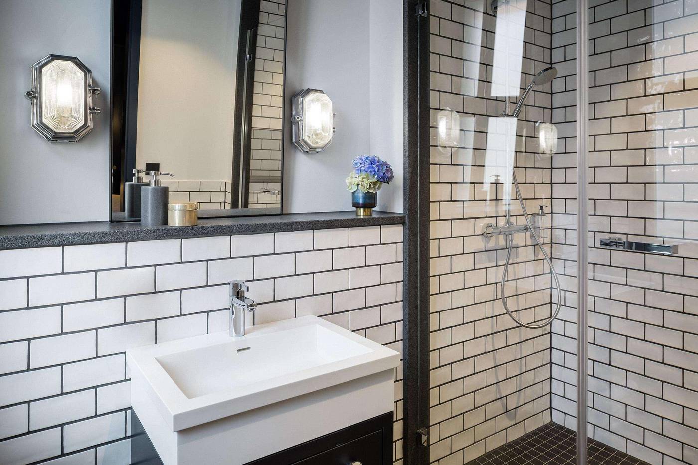 Hotel-Amo-By-Amano-Room-15