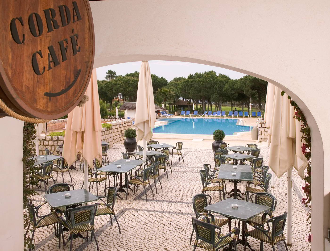 Pine-Cliffs-Hotel--a-Luxury-Collection-Resort-Restaurant-14