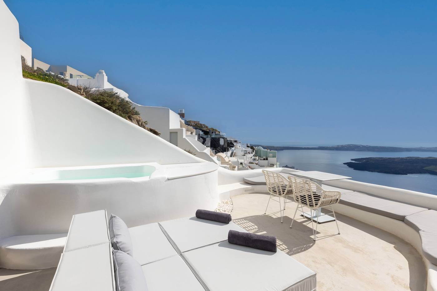 Heaven-s-Edge-Room-55