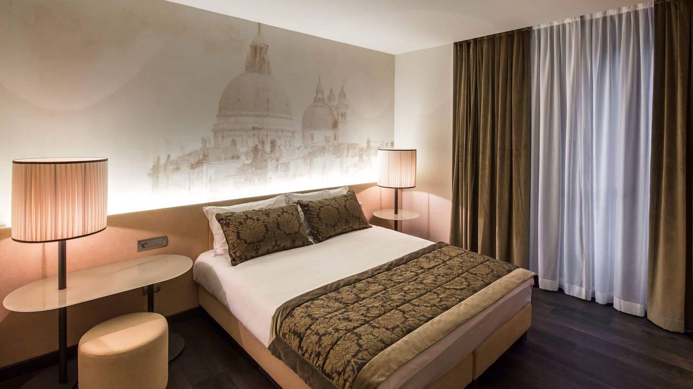 Hyatt-Centric-Murano-Venice-Room-41