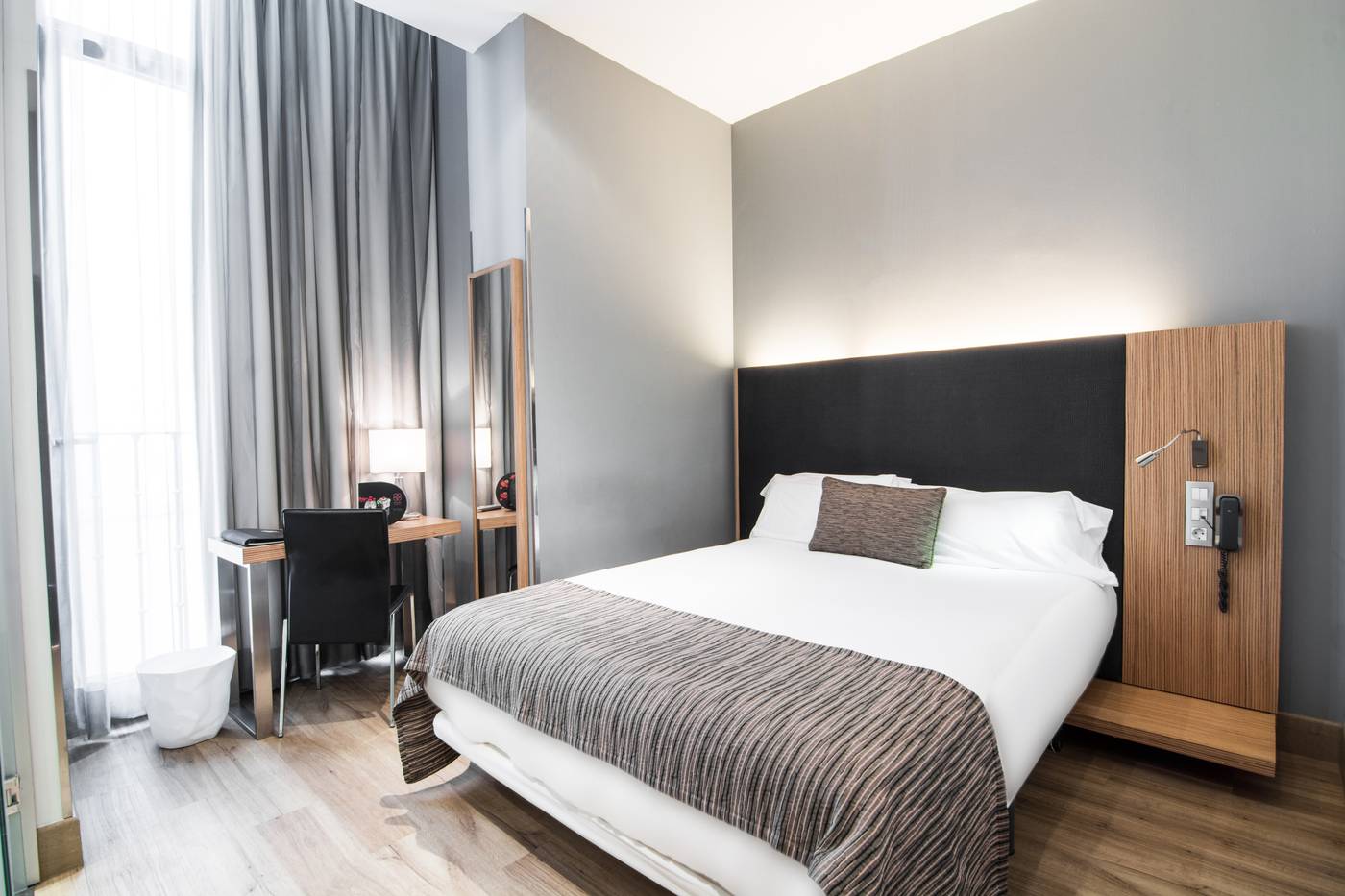 Petit-Palace-Plaza-del-Carmen-Room-9