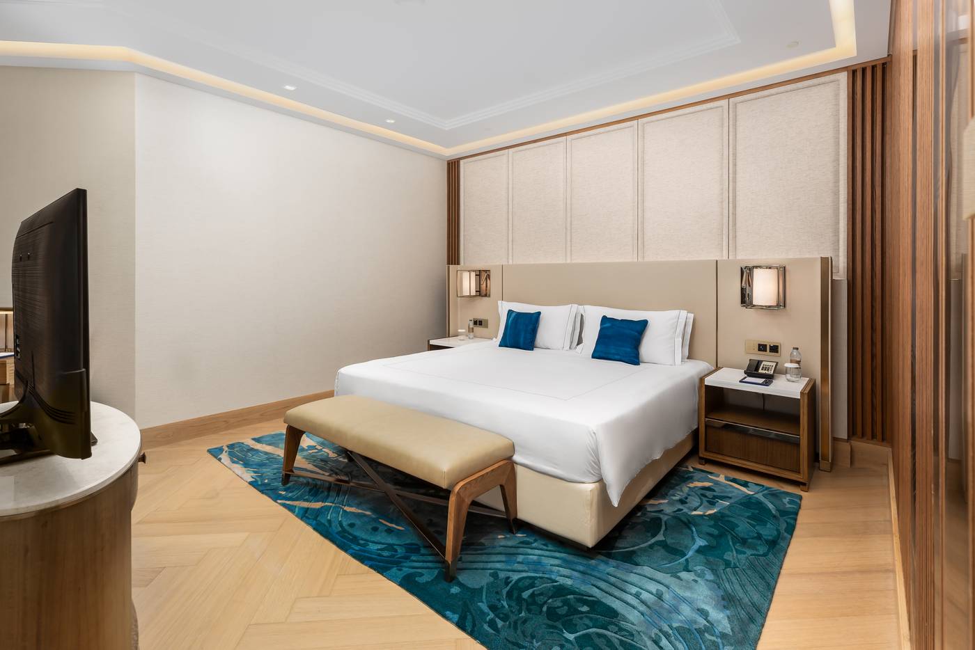 Taj-Exotica-Resort---Spa--The-Palm-Dubai-Room-20