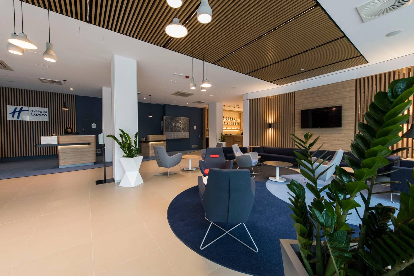 Holiday-Inn-Express-Warsaw---Mokotow-Lobby-1