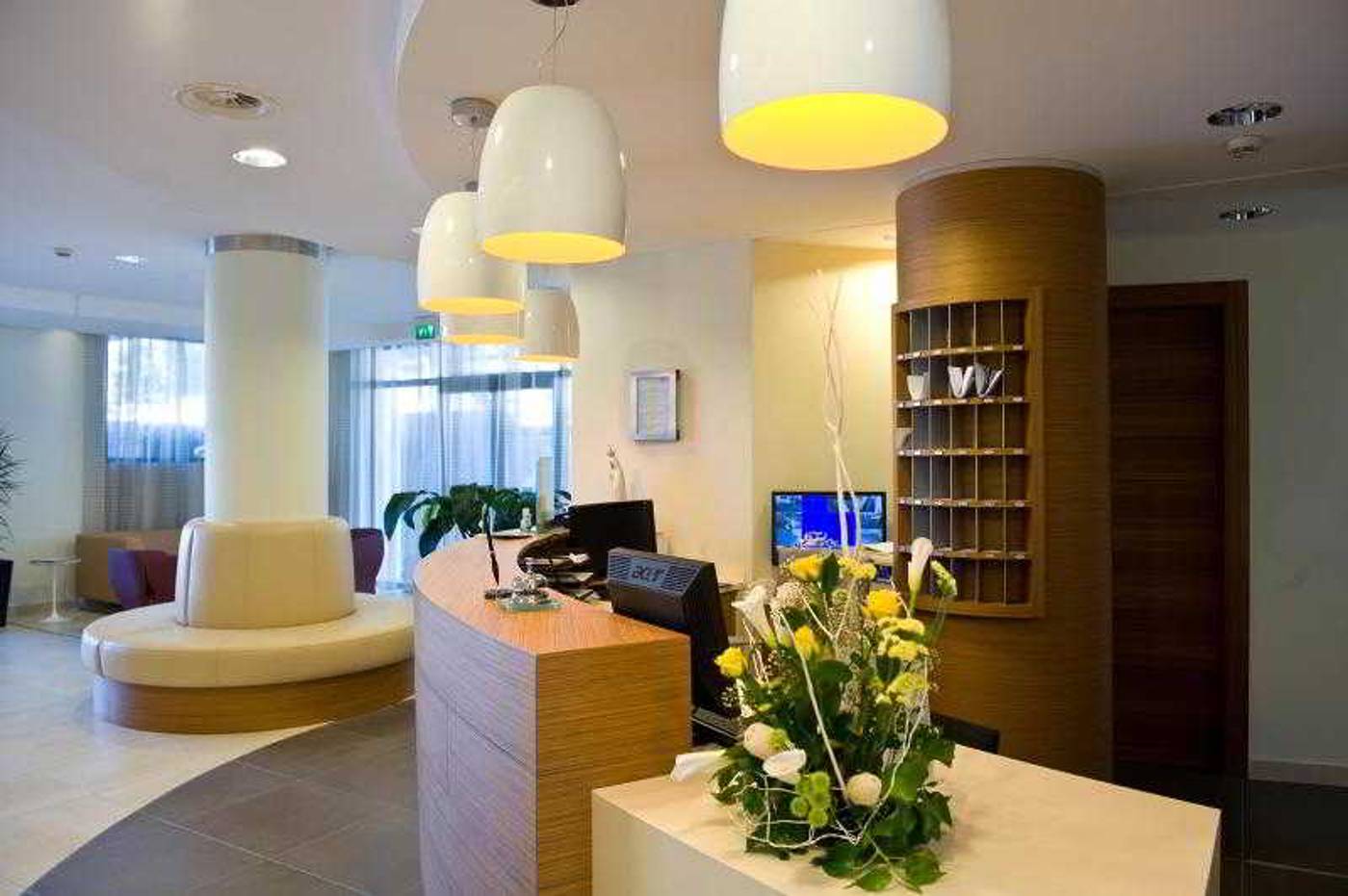 Vittoria Hotel-Italy-San Giovanni Rotondo-Lobby-6