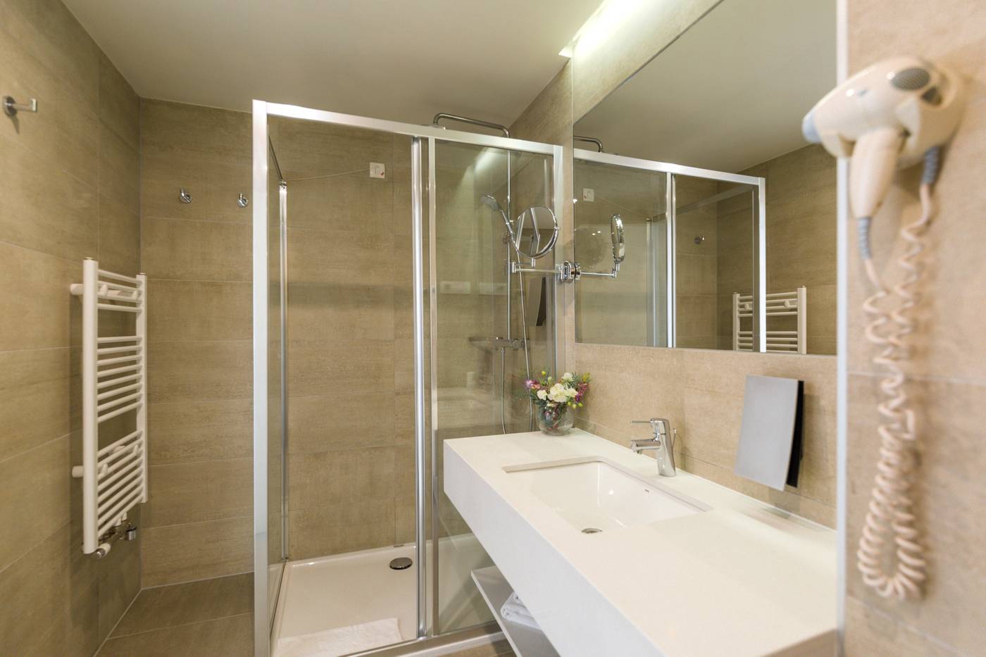 Romana-Beach-Apartments-Room-34