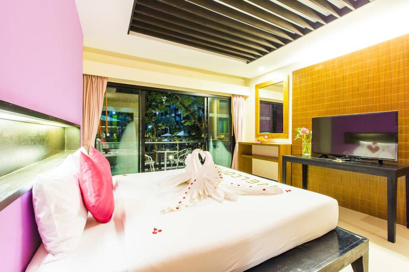 Phuvaree-Resort-Phuket-Room-10