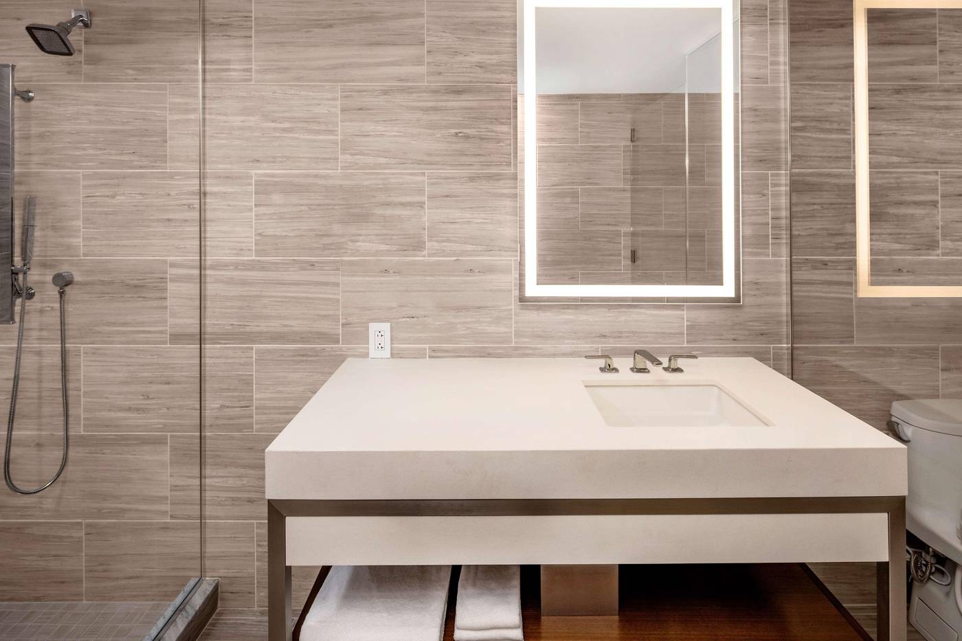 Hilton-Club-The-Quin-New-York-Room-49