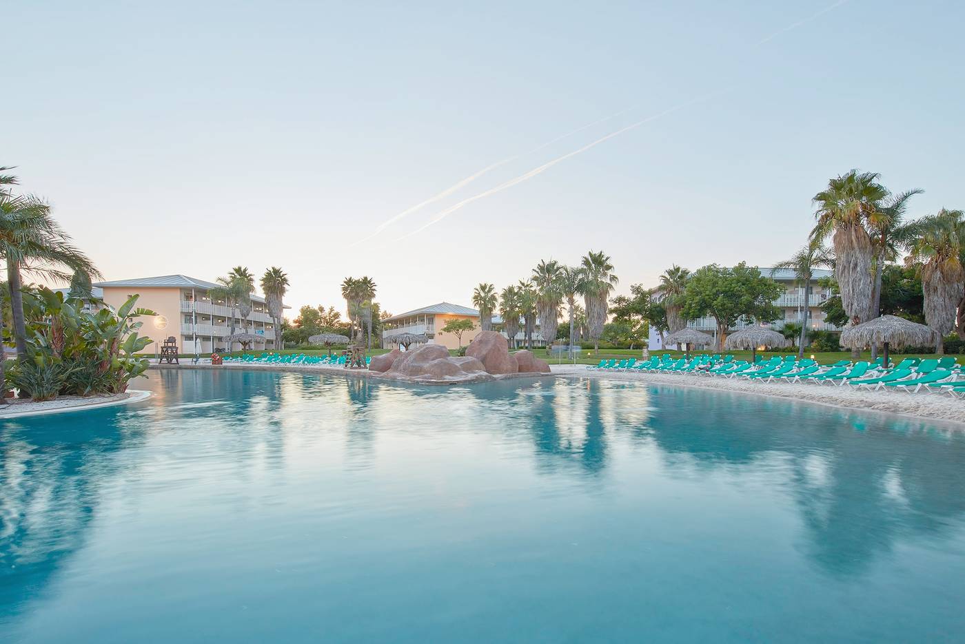 PortAventura-Hotel-Caribe---Theme-Park-General-view-4