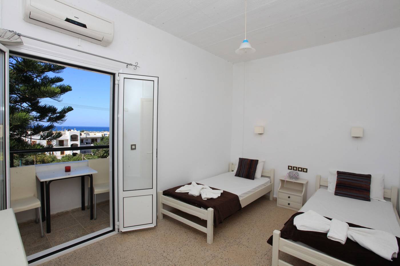 Iraklis-Apartments---Studios-Room-17