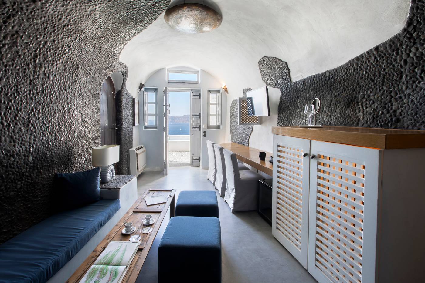 Ducato-Di-Oia-Room-16