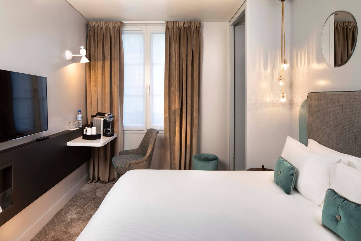 Eiffel-Saint-Charles-Room-14