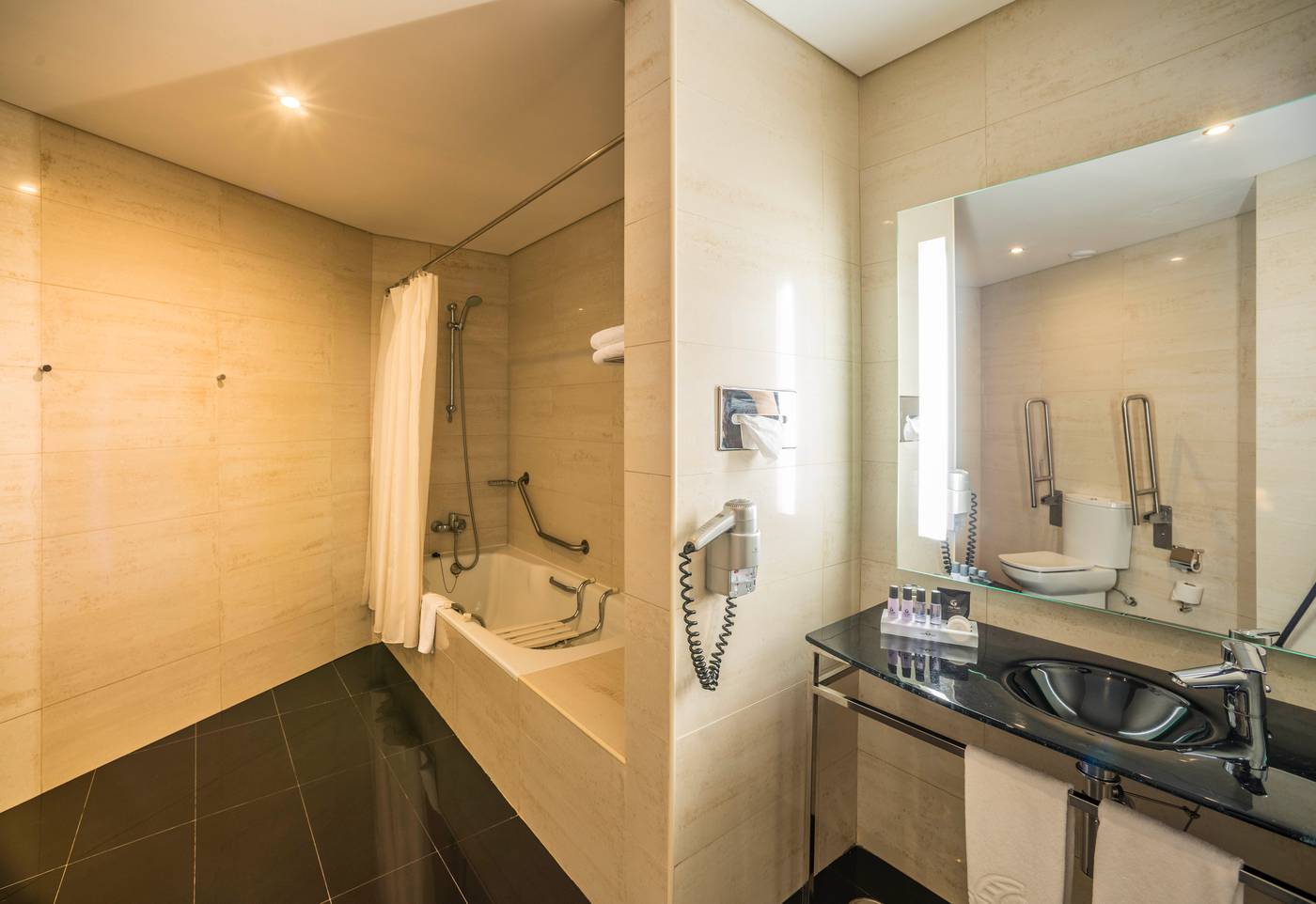 Hotel-Vila-Gale-Santa-Cruz-Room-14