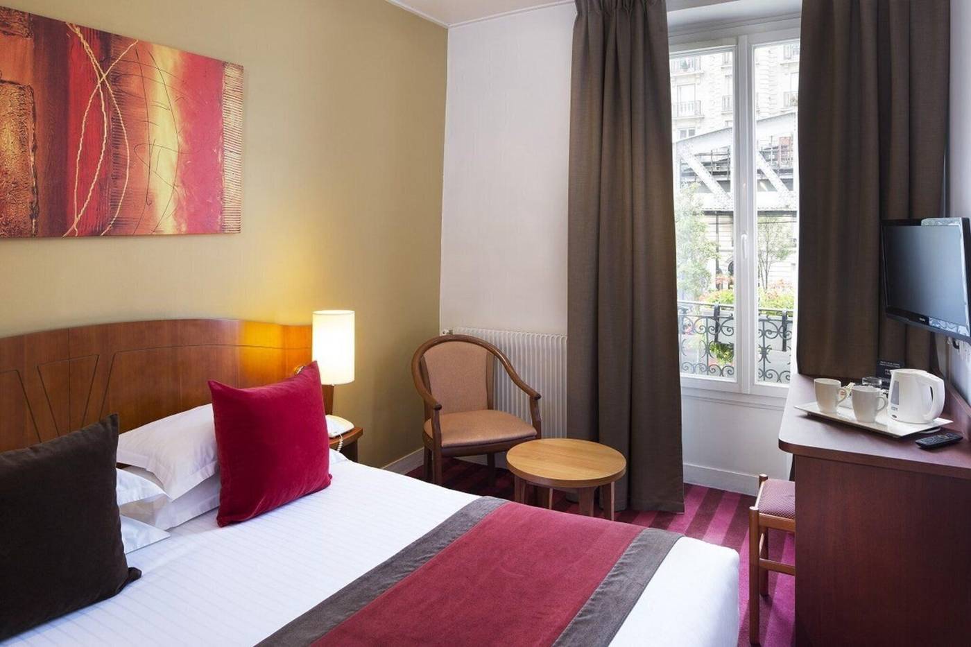 Europe-Tour-Eiffel-General-view-28