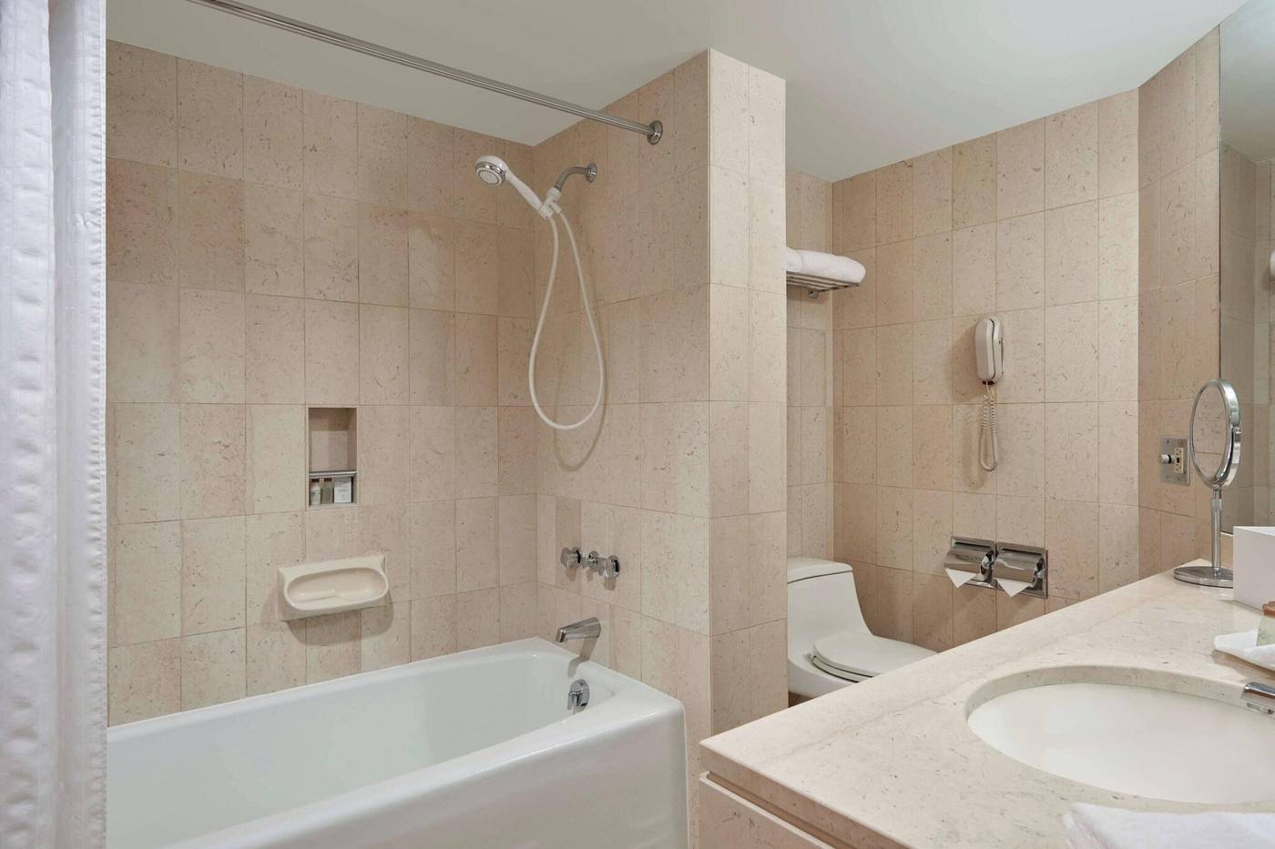 Metropolitan-Hotel-Vancouver-Room-35