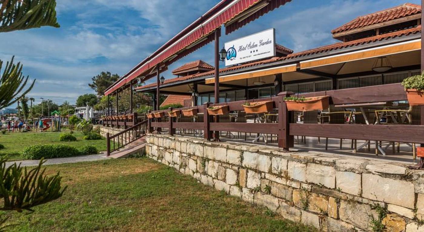 Ozlem-Garden-General-view-12