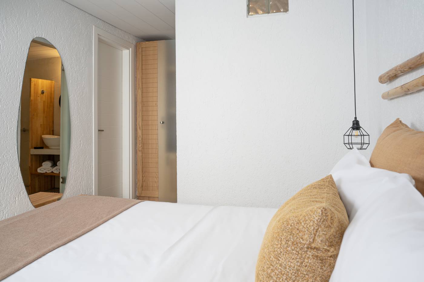 Penelope-Village-Room-32