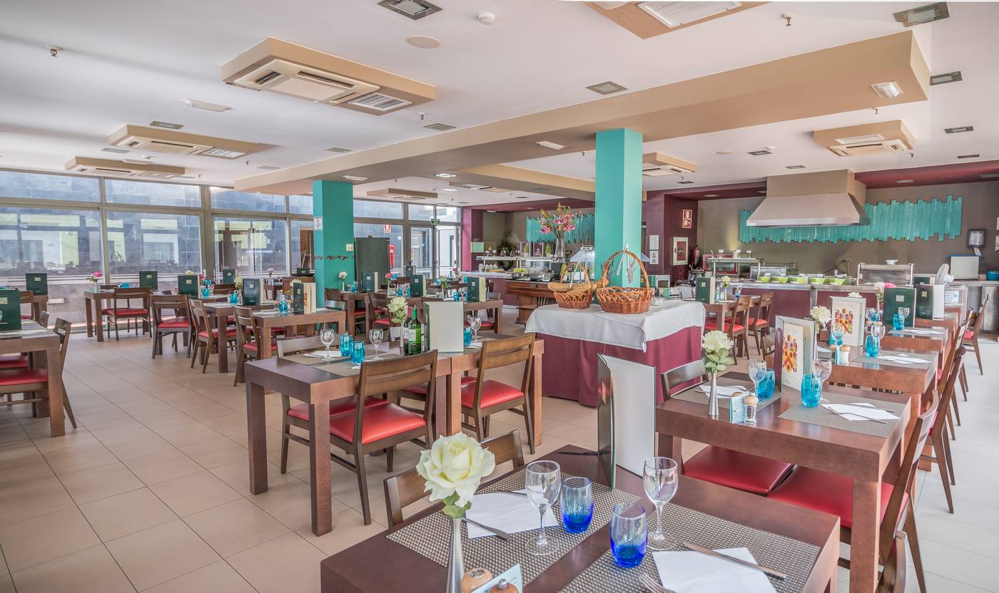 Hotel-LIVVO-Corralejo-Beach-Restaurant-58