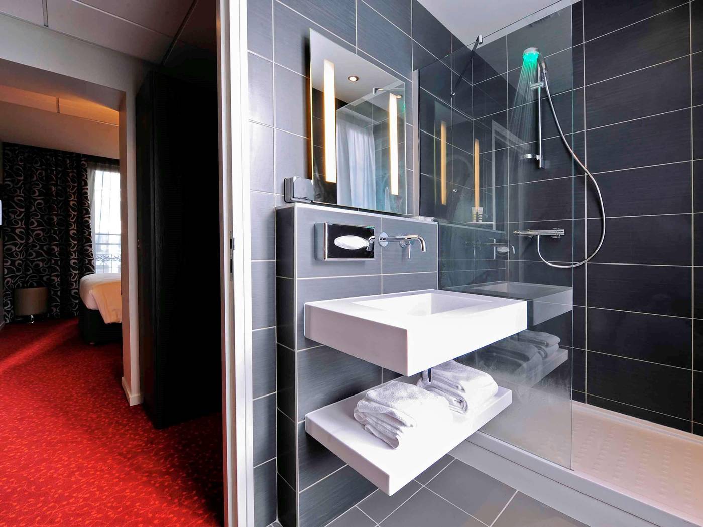 Hotel-Mercure-Paris-Tour-Eiffel-Pont-Mirabeau-Room-37