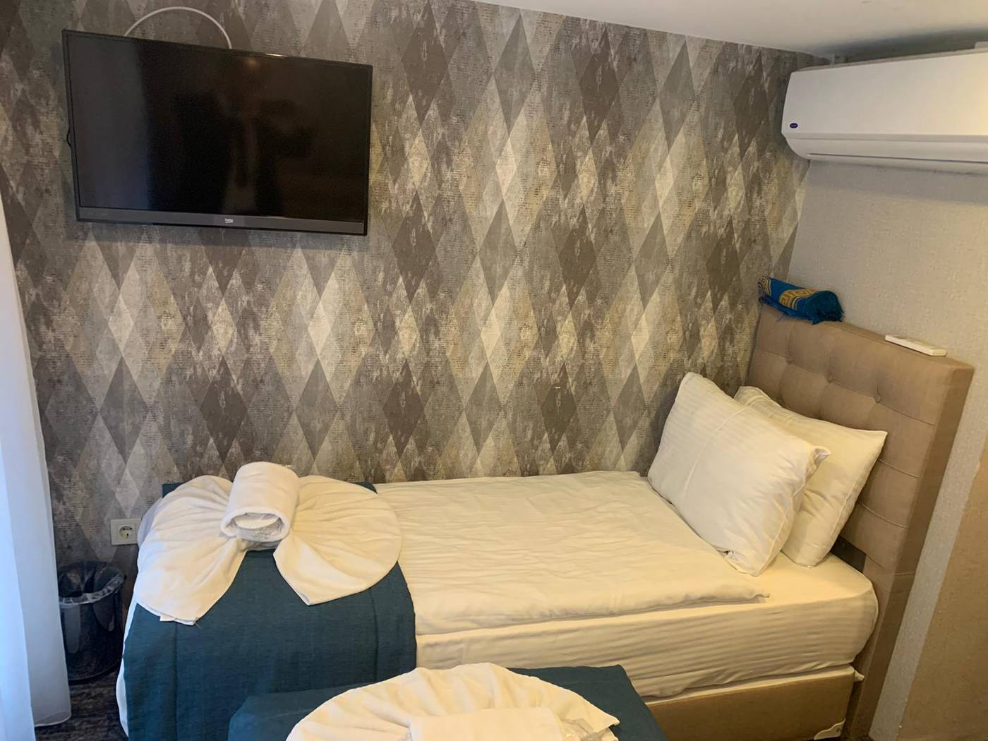 Weingart-Port-Seaside-Hotel-Room-23