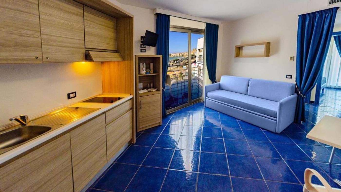 Astro-Suite-Hotel-Room-18